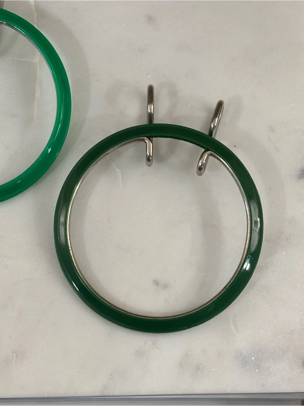 Embroidery Hoops 4” W/metal squeeze spring clamps, Kelly & Forest Green VTG MINT